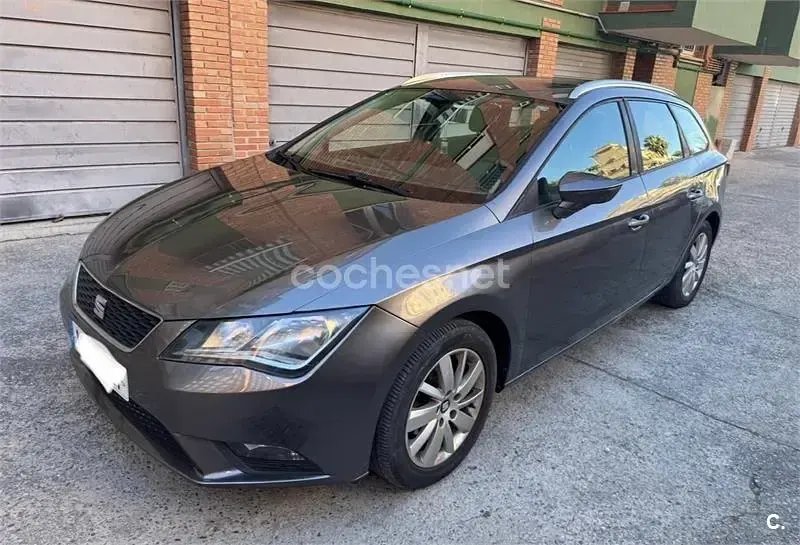 Usado Seat Leon ST Style 105 CV (77 kW) 2016 Gris / plata Familiar