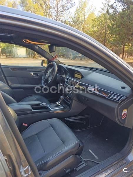 Usado Mercedes E250 204 CV (150 kW) 2010 Gris / plata Berlina
