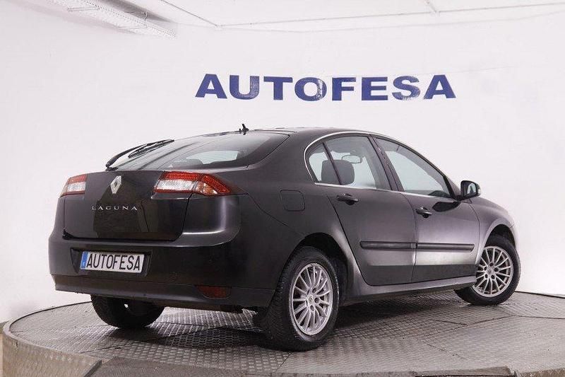 Käytetty Renault Laguna III 110 HP (80 kW) 2012 Negra