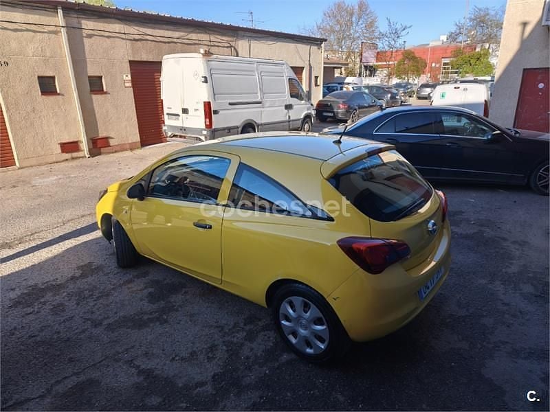 Usado Opel Corsa Expression 75 CV (55 kW) 2017 Amarillo Utilitario