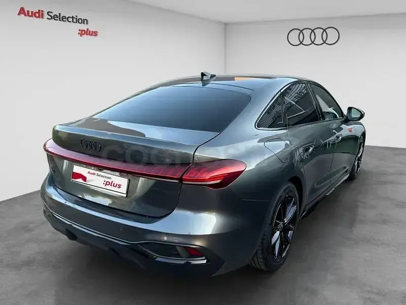 Usado Audi A5 204 CV (150 kW) 2025 Gris / plata Berlina