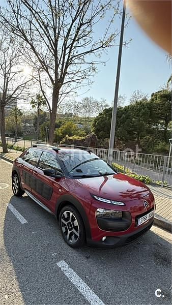 Usado Citroën C4 Shine 100 CV (73 kW) 2017 Rojo Berlina