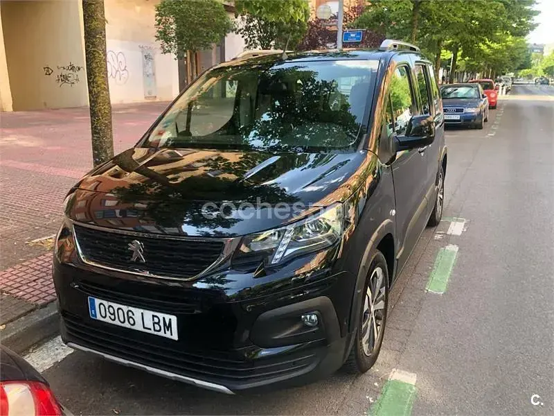 Usado Peugeot Rifter Allure 130 CV (95 kW) 2019 Negro Monovolumen