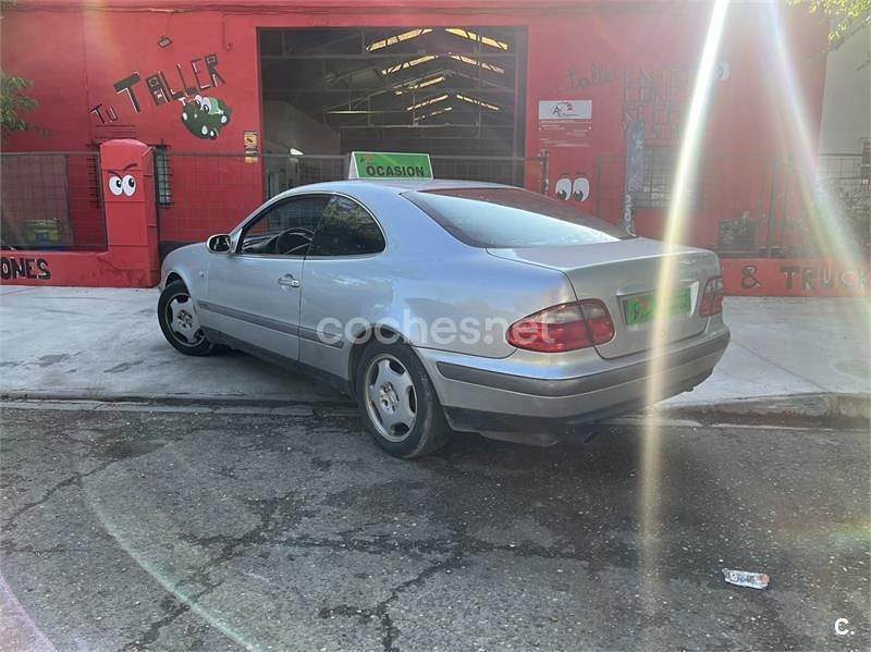 Usado Mercedes CLK320 Elegance 218 CV (160 kW) 1998 Gris / plata Coupe