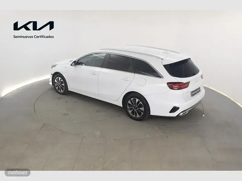 Usado Kia Ceed Sportswagon 141 CV (103 kW) 2024 Blanco Familiar