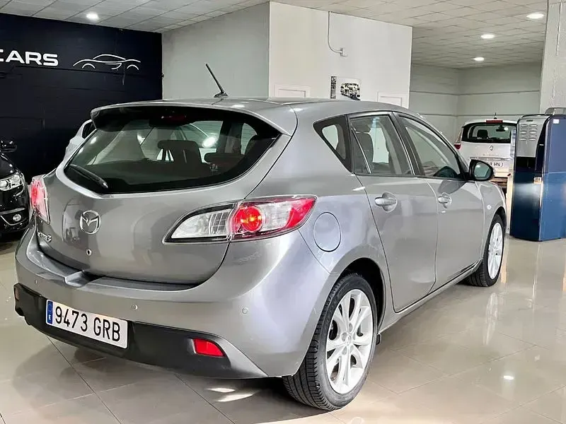 Usado Mazda 3 109 CV (80 kW) 2009 Gris / plata Berlina