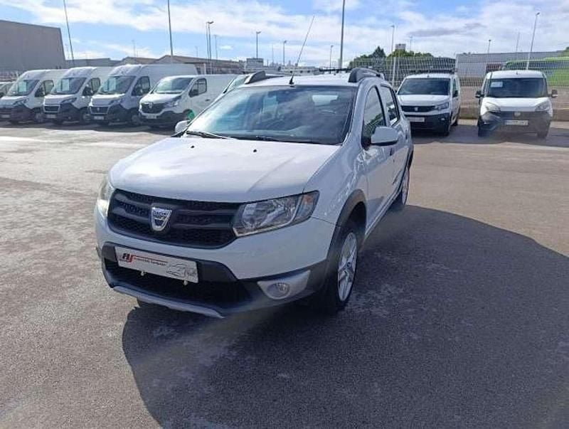 Blanco Usado 2015 Dacia Sandero Stepway Utilitario | 8500 € (Precio justo) - Imagen 1/4