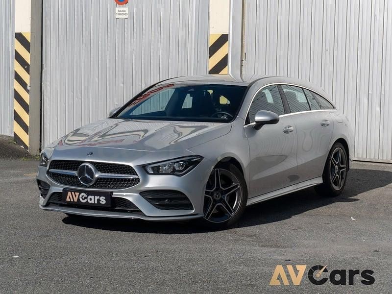 Usado Mercedes CLA200 Shooting Brake 163 CV (119 kW) 2022 Gris / plata Familiar