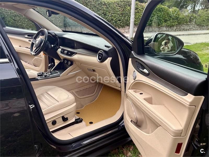 Usado Alfa Romeo Stelvio Edizione Speciale 210 CV (154 kW) 2018 Negro SUV