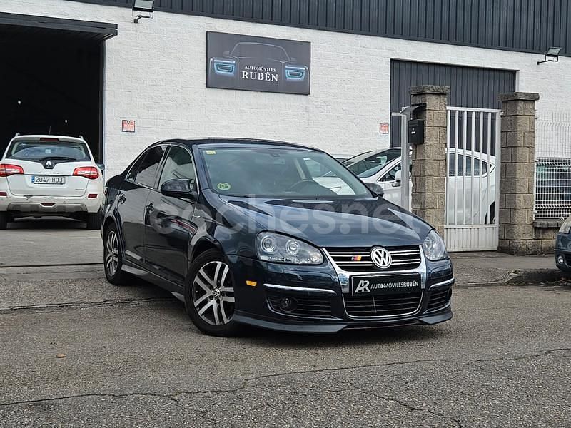Gris / plata Usado 2006 VW Jetta Advance Berlina | 4700 € (Precio justo) - Imagen 1/4