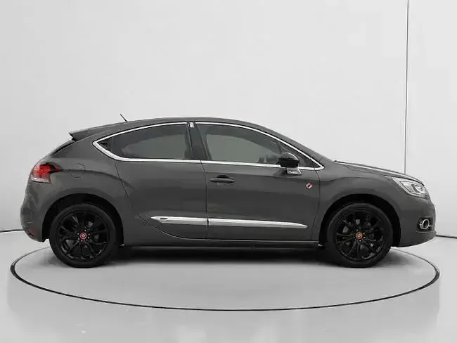 Usado DS Automobiles DS4 Performance 165 CV (121 kW) 2017 Gris Berlina