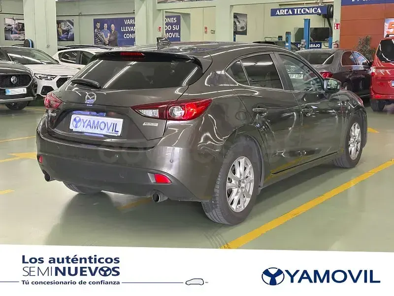 Usado Mazda 3 Style 120 CV (88 kW) 2013 Gris / plata Berlina