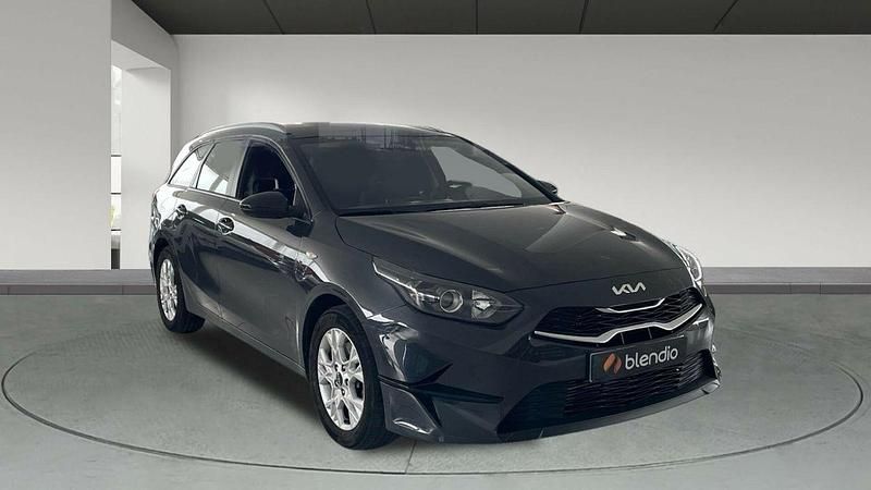 Usado Kia Ceed 120 CV (88 kW) 2023 Gris Utilitario