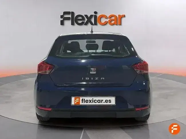 Usado Seat Ibiza CONNECT 75 CV (55 kW) 2018 Azul Utilitario