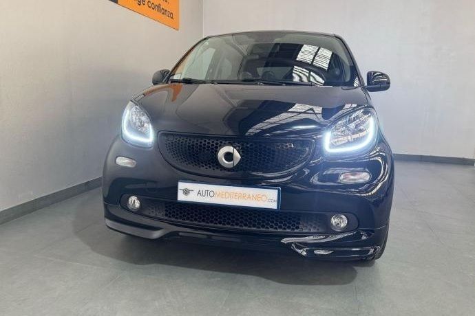Usado Smart ForFour Brabus 90 CV (66 kW) 2018 Negro Utilitario