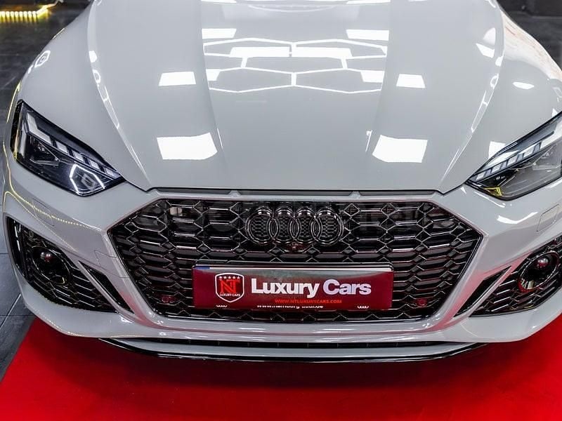 Usado Audi RS5 Sportback Competition 450 CV (330 kW) 2023 Gris / plata Berlina