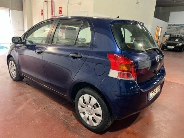 Usado Toyota Yaris Live 90 CV (66 kW) 2009 Azul Berlina