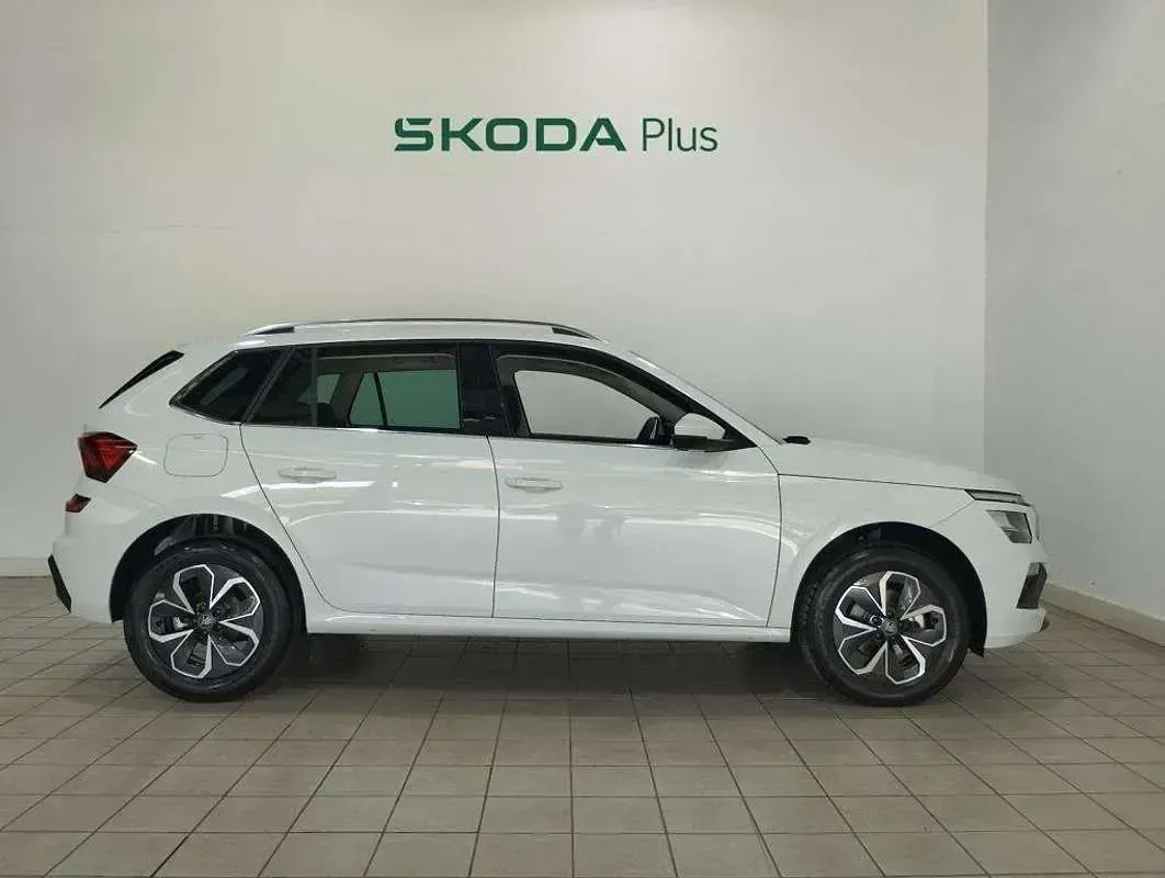Usado Skoda Kamiq Selection 116 CV (85 kW) 2025 Blanco SUV