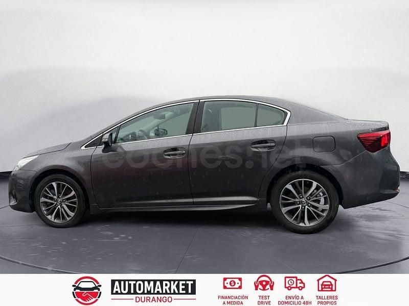 Usado Toyota Avensis Advance 150 CV (110 kW) 2015 Gris / plata Berlina