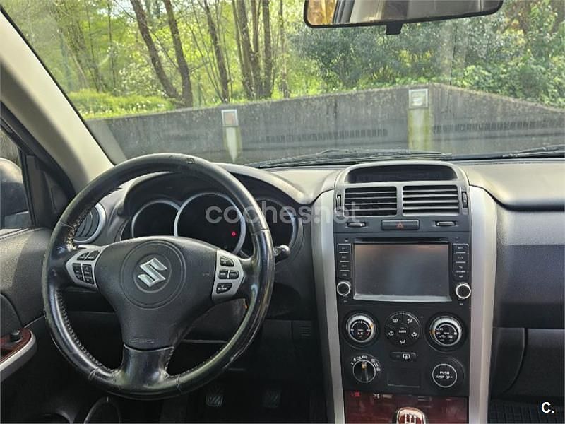Usado Suzuki Grand Vitara 140 CV (102 kW) 2006 Negro SUV