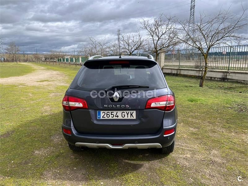 Usado Renault Koleos Dynamique 150 CV (110 kW) 2010 Negro SUV