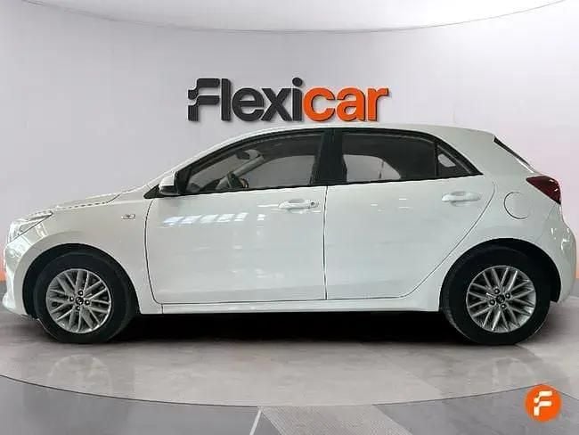 Usado Kia Rio 100 CV (73 kW) 2019 Blanco