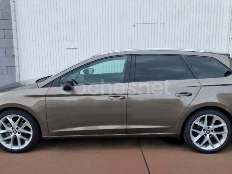 Usado Seat Leon FR 150 CV (110 kW) 2015 Verde Familiar