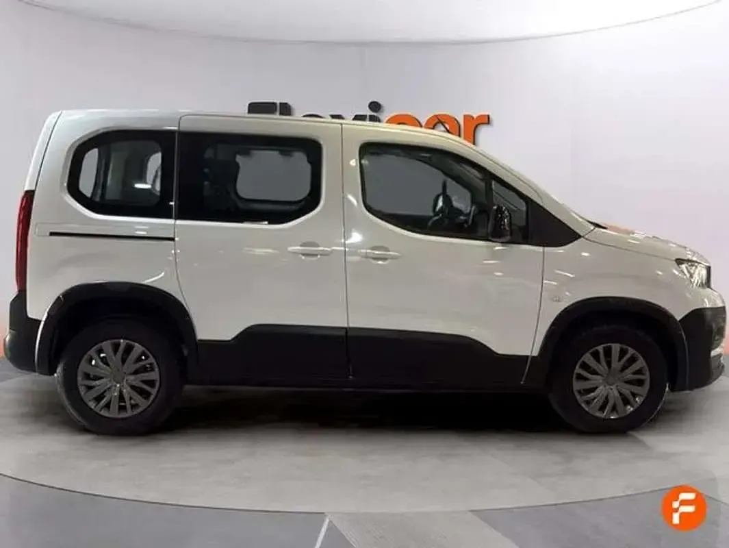 Usado Peugeot Rifter GT 131 CV (96 kW) 2023 Blanco Monovolumen