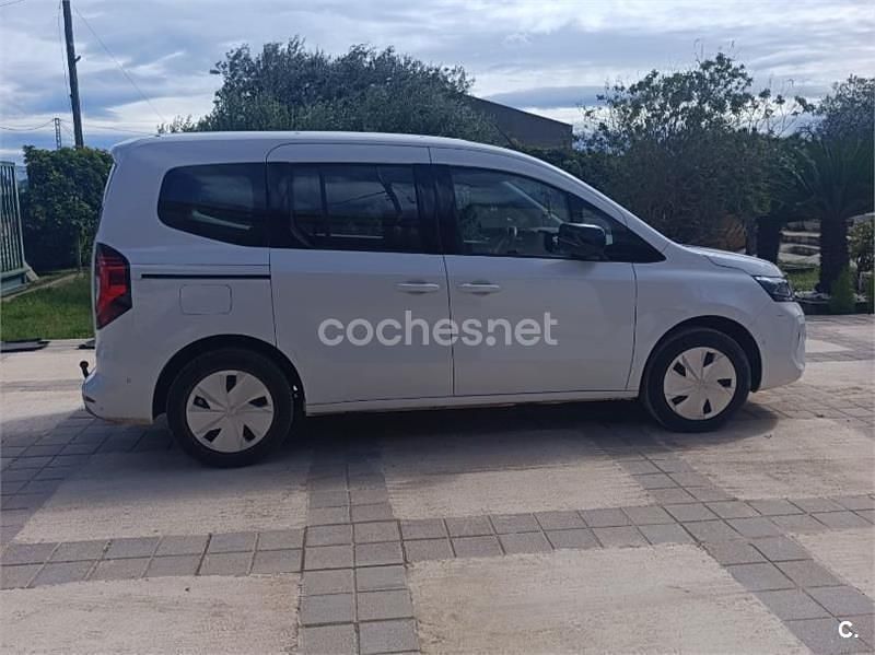 Begagnad Nissan Townstar N-Connecta 130 HK (95 kW) 2023 Vit Minibuss