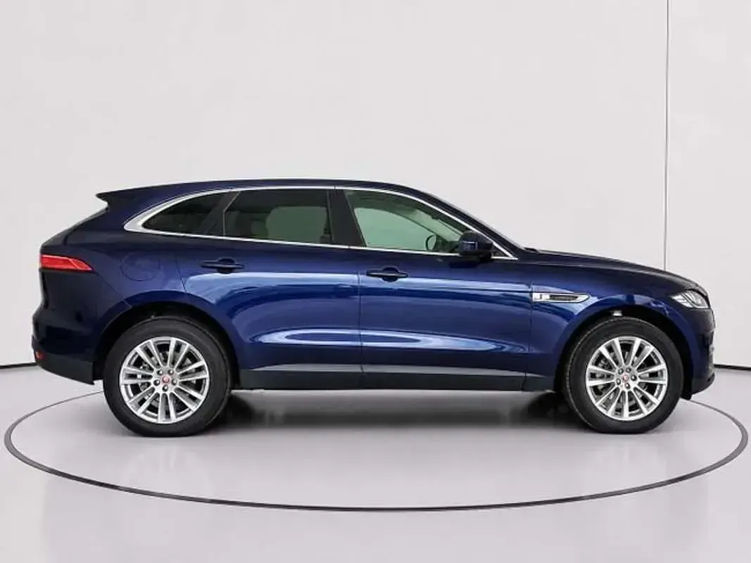 Usado Jaguar F-Pace Prestige 180 CV (132 kW) 2018 Azul SUV