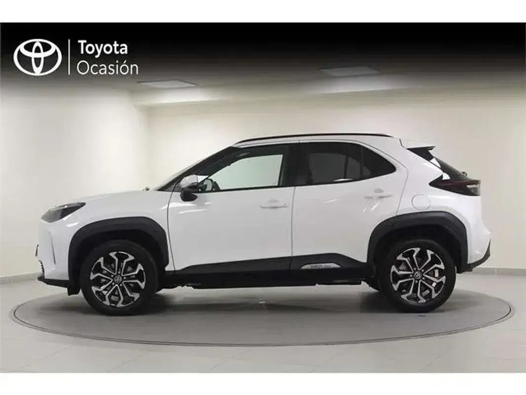 Usado Toyota Yaris Cross Active 116 CV (85 kW) 2024 Blanco SUV