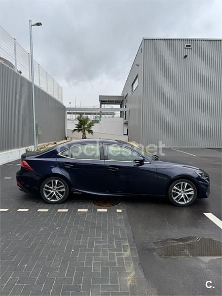 Usado Lexus IS300h Executive Line 223 CV (164 kW) 2018 Azul Berlina