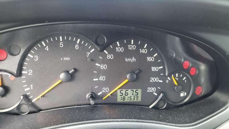 Używany Ford Focus 75 KM (55 kW) 2003 Biały Hatchback
