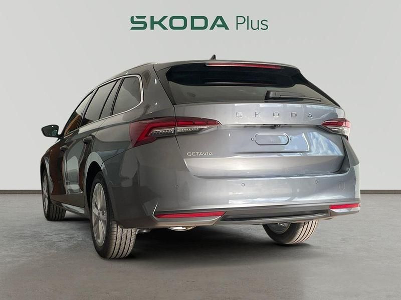 Usado Skoda Octavia 150 CV (110 kW) 2024 Gris Familiar