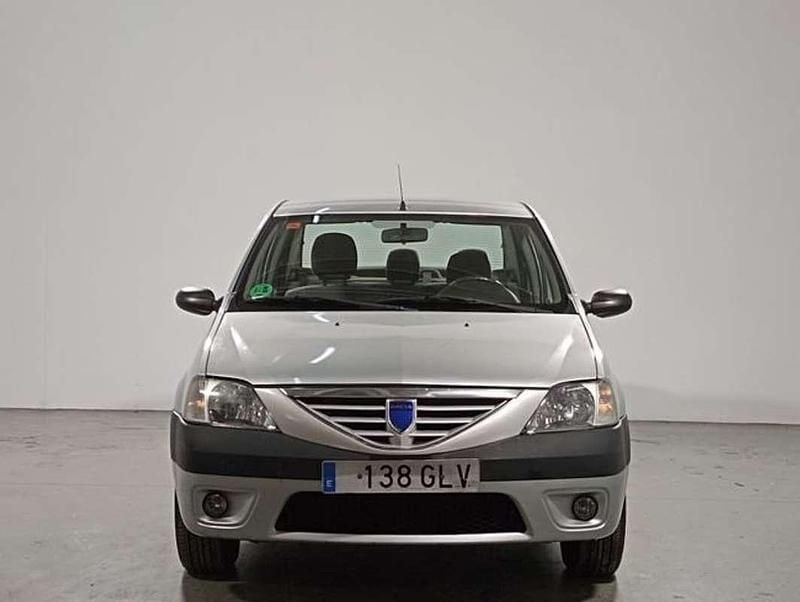 Usado Dacia Logan Lauréate 87 CV (63 kW) 2009 Gris Utilitario