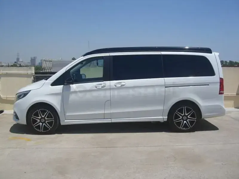 Usado Mercedes V300 Avantgarde 239 CV (175 kW) 2021 Blanco Monovolumen