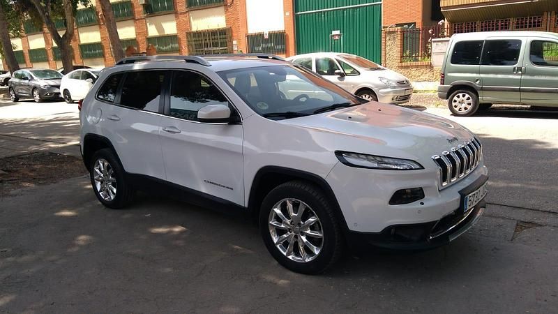 Usado Jeep Cherokee Limited 140 CV (102 kW) 2015 Blanco SUV
