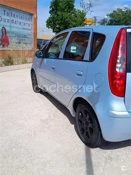 Usado Mitsubishi Colt Inform 75 CV (55 kW) 2005 Azul Utilitario