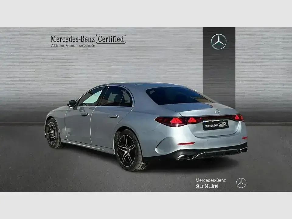Käytetty Mercedes E220 AMG line 197 HP (144 kW) 2025 Harmaa Sedan