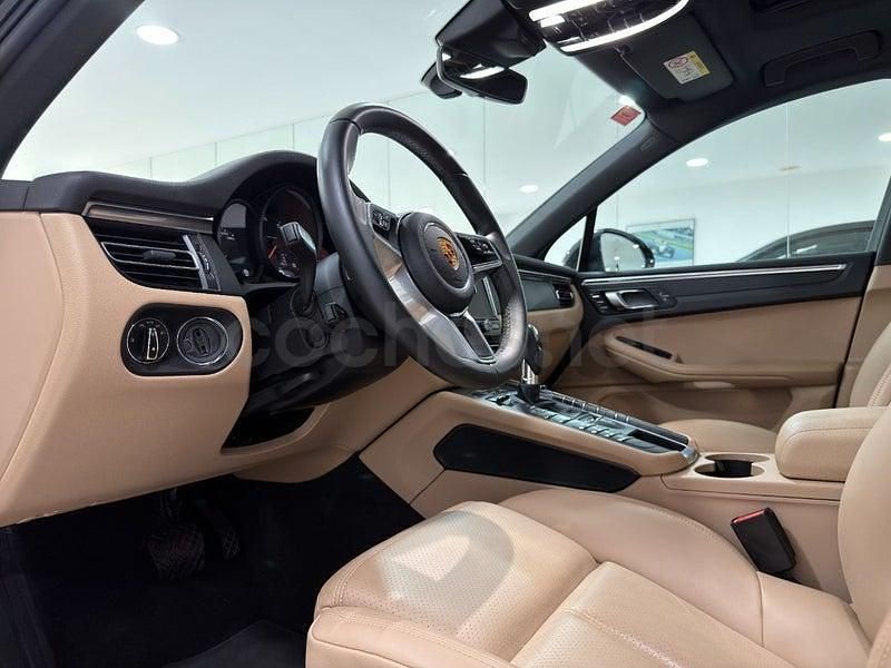 Usado Porsche Macan 245 CV (180 kW) 2021 Gris / plata SUV