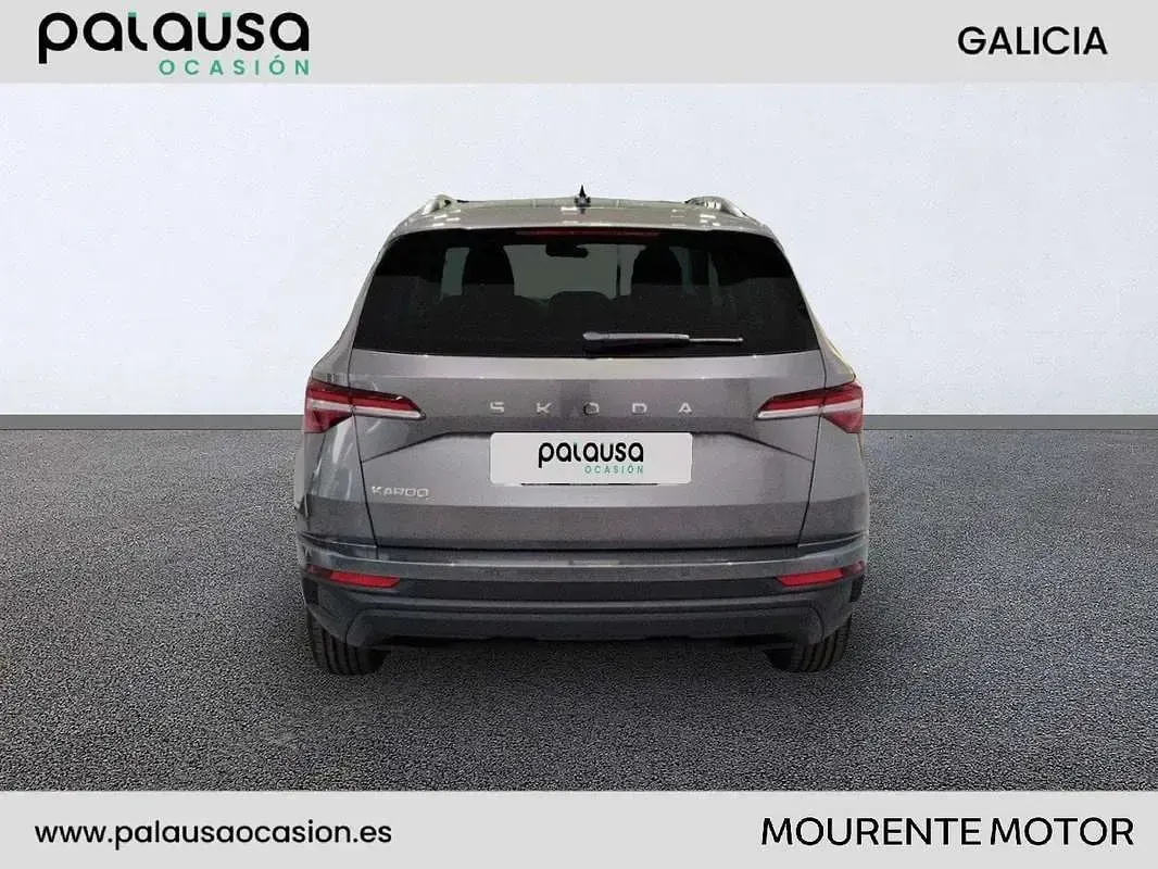 Usado Skoda Karoq Selection 150 CV (110 kW) 2026 Gris SUV