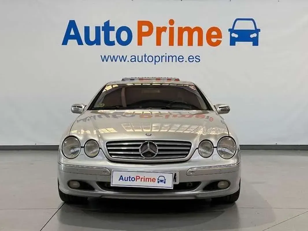 Usado Mercedes CL500 306 CV (225 kW) 2002 Gris Coupe
