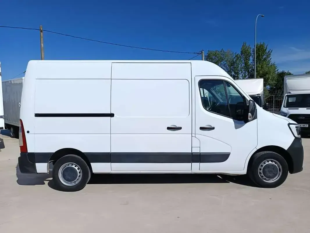 Usado Renault Master 150 CV (110 kW) 2023 Blanco Monovolumen