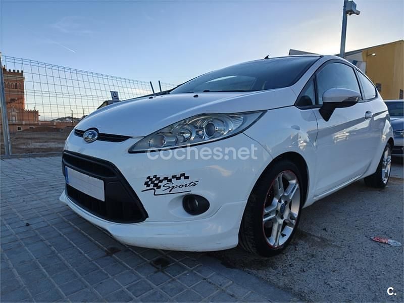 Usado Ford Fiesta Sport 90 CV (66 kW) 2010 Blanco Utilitario