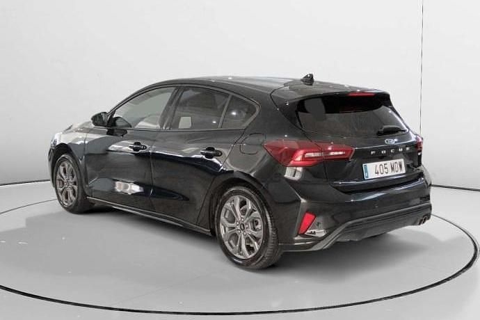 Usado Ford Focus ST-Line 126 CV (92 kW) 2023 Negro Utilitario