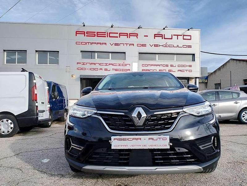 Usado Renault Arkana Equilibre 143 CV (105 kW) 2022 Negro SUV