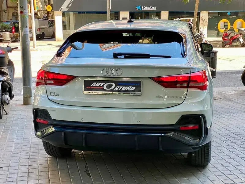 Usado Audi Q3 Sportback 245 CV (180 kW) 2021 Gris / plata SUV