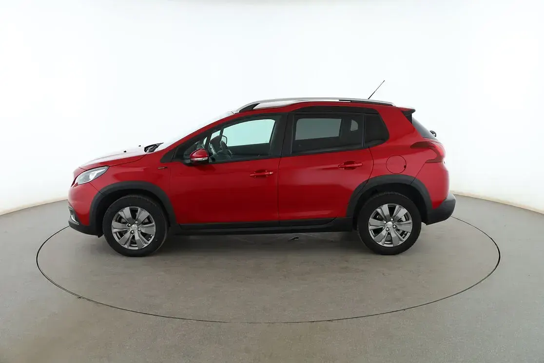 Usado Peugeot 2008 Signature Sky 114 CV (83 kW) 2019 Rojo SUV