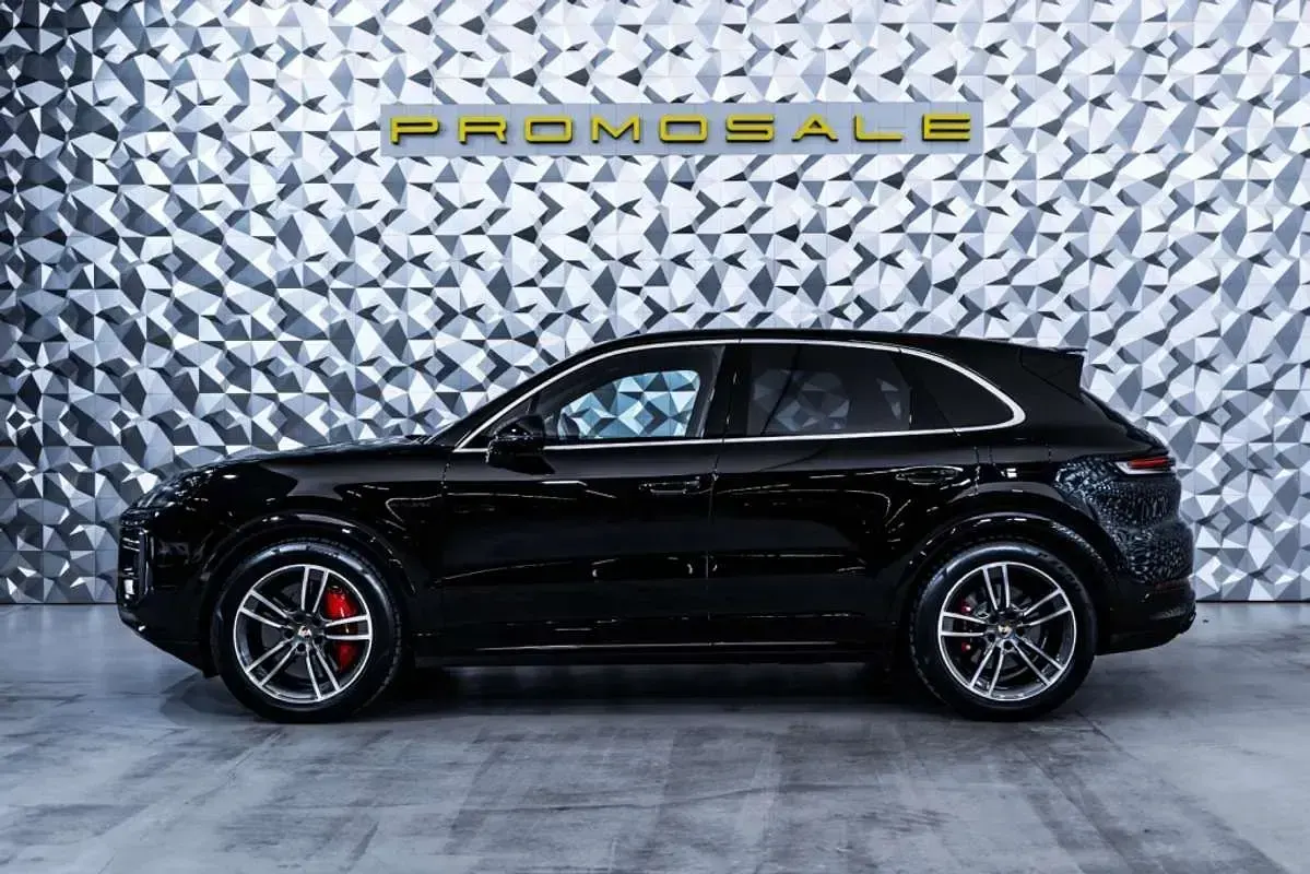 Usado Porsche Cayenne Turbo E-Hybrid 740 CV (544 kW) 2024 Negro SUV