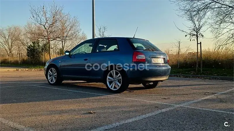 Usado Audi A3 Ambition 150 CV (110 kW) 2003 Azul Utilitario